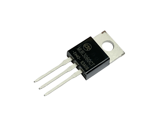 30A600V MUR3060CT TO-220AB 25ns เครื่องแก้ไขการฟื้นฟูความเร็วสูงสําหรับวงจรความถี่สูง